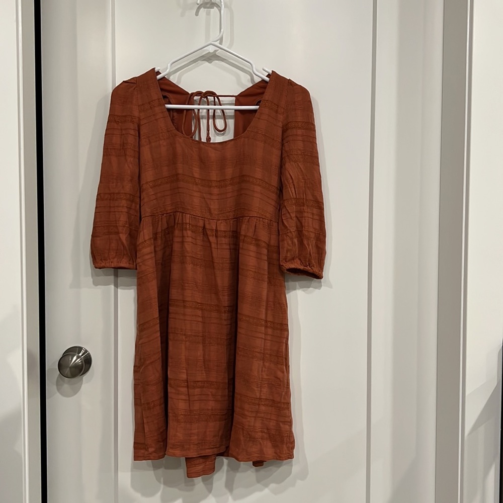 American eagle tie back sleeve dress